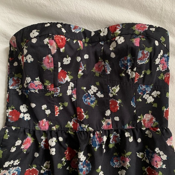 AE Floral Peplum Strapless Tank - Picture 5 of 5